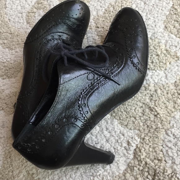 3” Leather Heels 35-1/2 - Picture 3 of 8